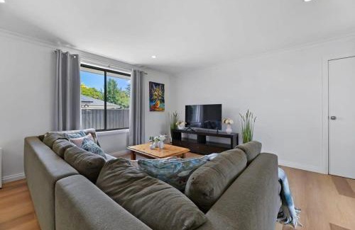 Bletchington House | Anson Abode - CBD Home, Modern Sophistication
