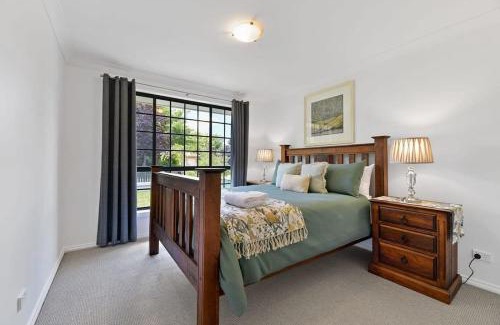 Bletchington House | Anson Abode - CBD Home, Modern Sophistication