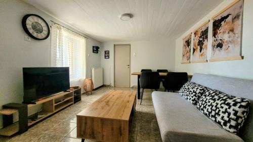 Timfristos Apartment | Antoni's House