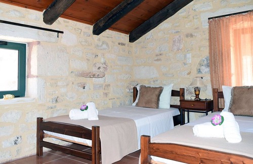 Apokoronas Villa | Antonios pool & barbecue villa