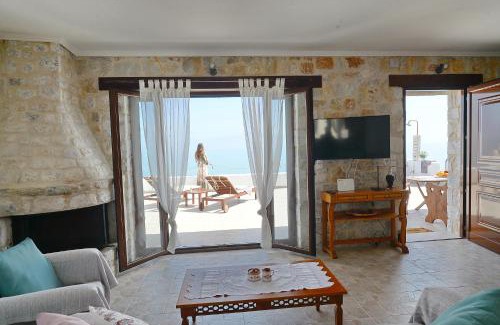 Xylokastro-Evrostina Apartment | Antorina Beachfront Villas