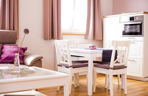 Uerzig Apartment | Ap 1 - Goldwingert-Rental-Private Bathroom-River view