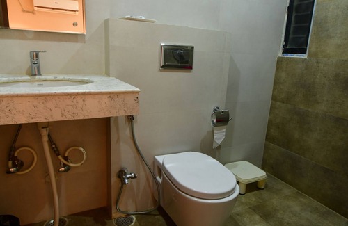 Sualkuchi Hotel | AP Homes