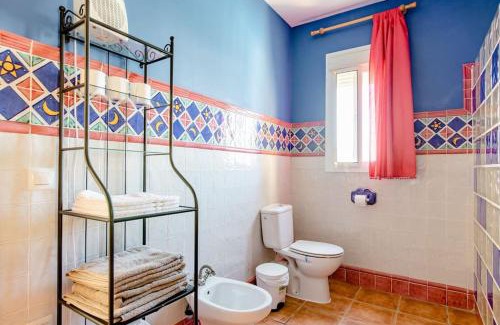Valencina de la Concepcion House | Apartamento privado con piscina y jardin compartidos.