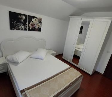 Ploiesti Villa | "Apartament"-Casa Genius