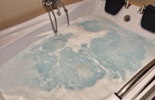 Arad Apartment | Apartament Cozy cu Jacuzzi Spa