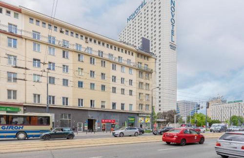 Srodmiescie Apartment | Apartament na Alejach Jerozolimskich przy Pałacu Kultury i Nauki by Noclegi Renters