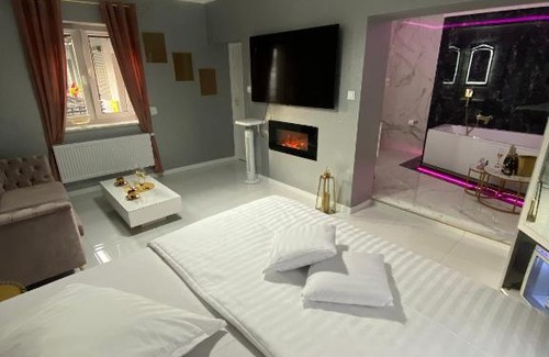 Gniezno Apartment | Apartament "Prezydencki" Centrum z dużą wanną dla Dwojga