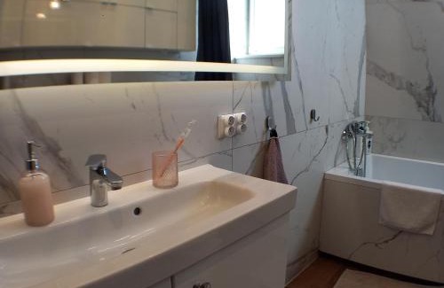Gdansk City Center Apartment | Apartament Prowansalski z miejscem parkingowym