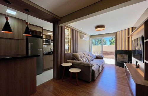 Quinta da Serra Apartment | Apartamento 2 dorm e VARANDA a 3 QD RUA COBERTA