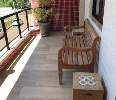 Enseada Azul Apartment | Apartamento com área externa na Bacutia - uma quadra do mar