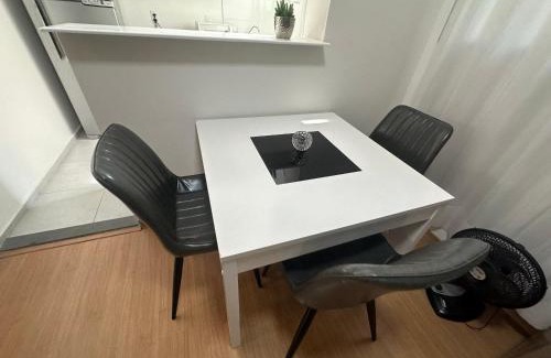 Cachoeira das Garcas Apartment | Apartamento com 2 dormitórios, 1 vaga de garagem e mercadinho 24hrs, em ótima localização!