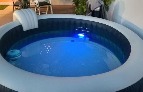 Cales Piques Apartment | Apartamento con terraza y jacuzzi, zona ciutadella