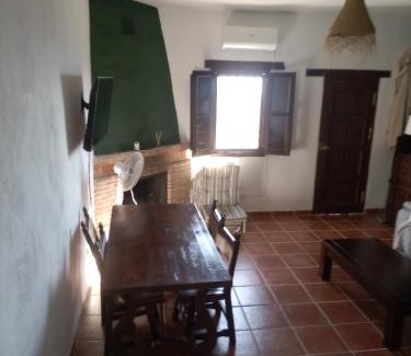 Alpujarra De La Sierra Apartment | Apartamento en El Golco
