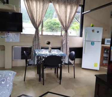 Banos de Agua Santa Apartment | APARTAMENTO ESTUDIO - COMPLETO Y MUY BIEN UBICADO