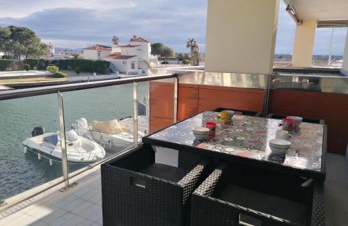 Santa Margarida Apartment | Apartamento luminoso en Santa Margarita con terraza y piscina, cerca de la playa de la Rubina - ES-258-79
