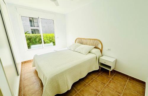 Vera Beach Apartment | Apartamento Luz de Baria con gran jardín en primera línea Urbanización Playa de Baria 2