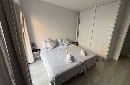 Camino de Ronda Apartment | Apartamento nuevo, 3 dormitorios con terraza