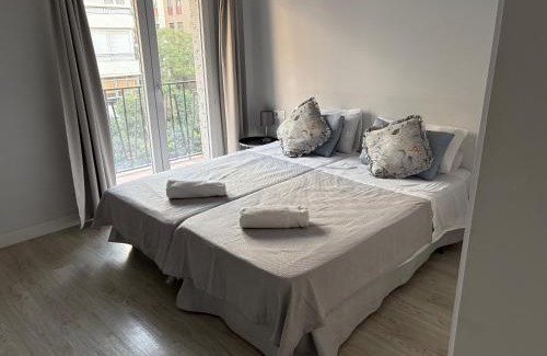 Camino de Ronda Apartment | Apartamento nuevo, 3 dormitorios con terraza