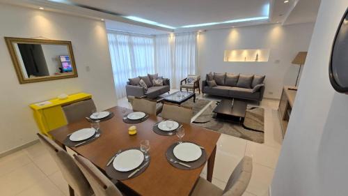 Centro Apartment | Apartamento pé na areia inteiro-4 quartos 3 cama casal ,4 camas solteiro-3 salas cozinha