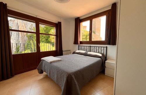 Alquezar Apartment | Apartamento Pasarelas Ventanal