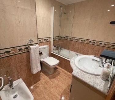 Las Campas y San Claudio Apartment | Apartamento Paseo de la Losa