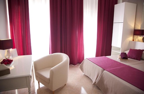 La Trinidad-San Juan y Todos los Santos Apartment | Apartamentos Plaza de Austria