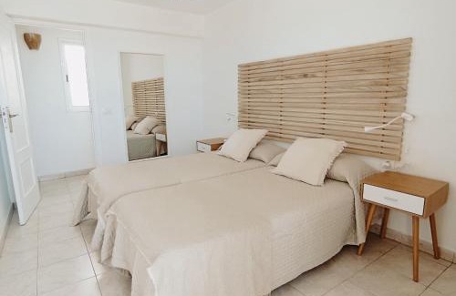 Los Cristianos Apartment | Apartamentos Reverón Playa 303 - Views of the Bay