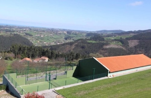 Lloreda Cottage | Apartamentos rurales Laboz for 11 people