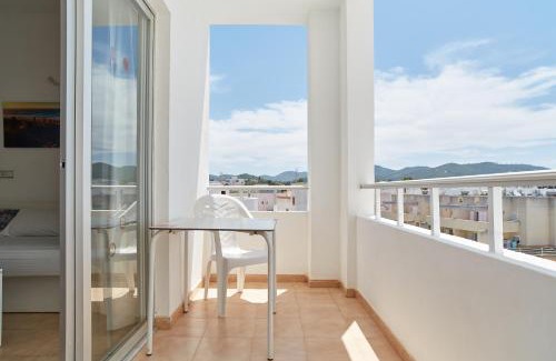 San Antonio Bay Apartment | Apartamentos San Antonio Beach