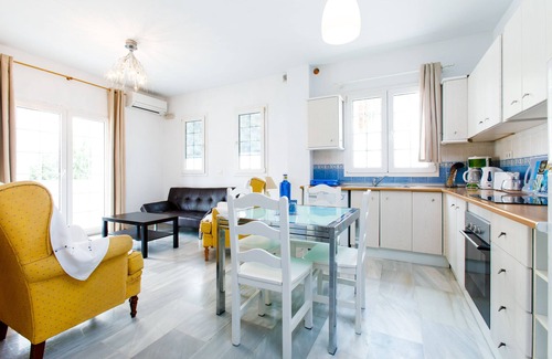 Nerja Apartment | Apartamentos Turísticos Almoraide