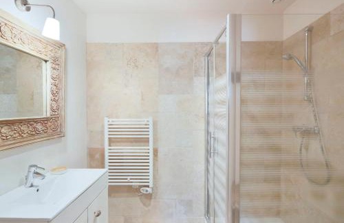 Bonnieux Apartment | Apartement with pool for rent in Bonnieux L'Adjudant