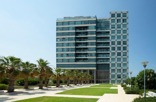 Herzliya Pituach Apartment | ApartHotel Okeanos on the Beach