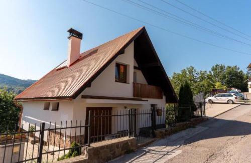 Kremnica Apartment | Apartmány Zámocké námestie