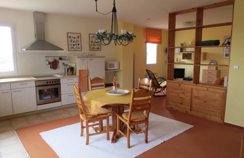 Seillons-Source-d'Argens Apartment | Apartment in villa with pool, oasis of relaxation, view of mountains, quiet on the edge of the village.