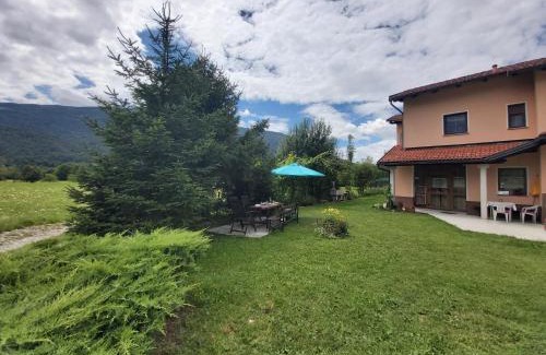 Kobarid Apartment | Apartma Brešan