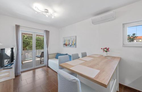 Primosten Burnji Apartment | Apartman Maestral Bilo