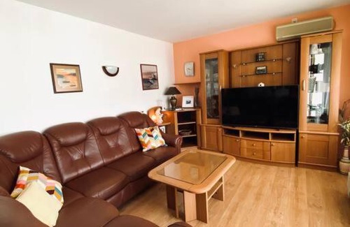 Medvinjak Apartment | Apartman Mia- Spacious apartment with balcony and sea view