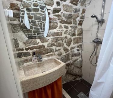 Gracisce Apartment | Apartman Poli Luce