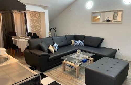 Kastel Gomilica Apartment | Apartman with swiming pool