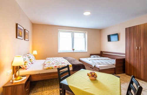 Dunajska Streda Hotel | Apartmanovy dom Villa Ephélia