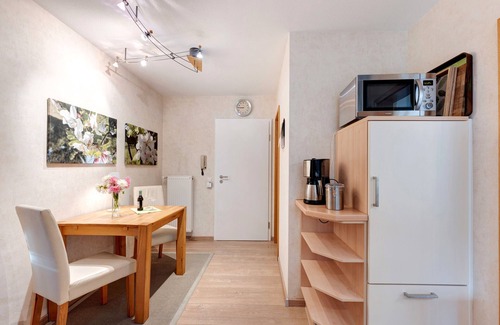 Endingen am Kaiserstuhl Apartment | Apartment 'Im Sonnigen Kaiserstuhl' with Private Terrace and Wi-Fi