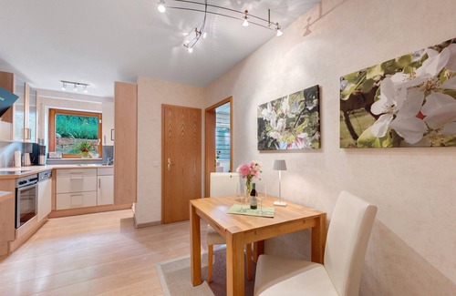 Endingen am Kaiserstuhl Apartment | Apartment 'Im Sonnigen Kaiserstuhl' with Private Terrace and Wi-Fi