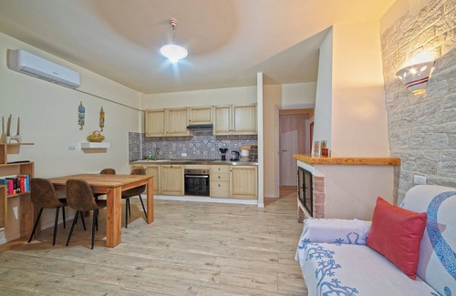 Monte Castello di Vibio Apartment | Apartment 'L'angolo Delle More' with Private Garden, Wi-Fi and Air Conditioning