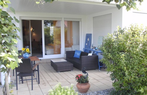 Radolfzell am Bodensee Apartment | Apartment 'Obere Weinburg' with Terrace and Wi-Fi