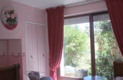 Saint-Etienne-de-Maurs Apartment | Apartment 'De Charme 4 Personnes' with Private Pool, Private Terrace and Wi-Fi