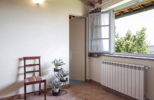 Simignano House | Apartment in the Tuscan hills 4/6 places private garden, swimming pool and parc