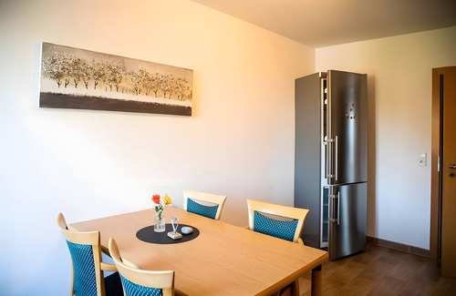 Kummerow Apartment | Apartment '4' with Lake View, Shared Terrace and Wi-Fi
