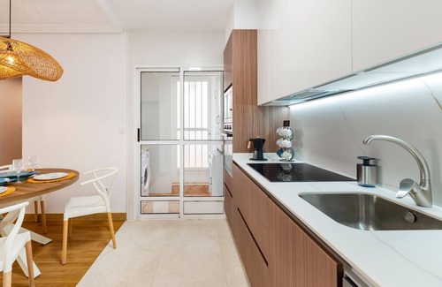 Los Geraeos Apartment | Apartment 'Aguilas Con Ac Y Piscina' with Shared Pool, Wi-Fi and Air Conditioning