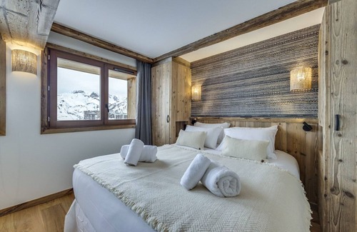 Les Almes Villa | Apartment Alpine 2 - Four Bedroom Villa, Sleeps 8